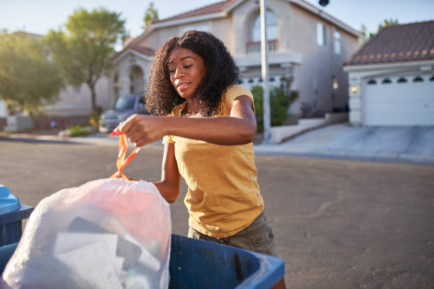 Best Yard Cleanup Services  in Shakopee, MN