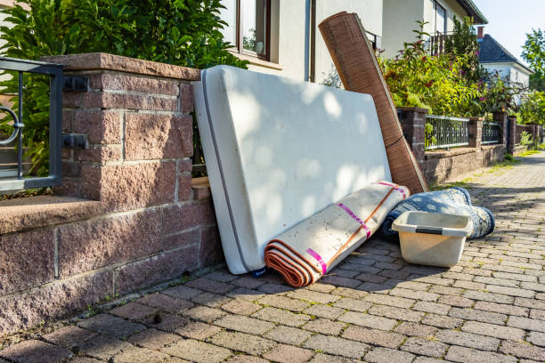 Best Yard Waste Removal  in Shakopee, MN